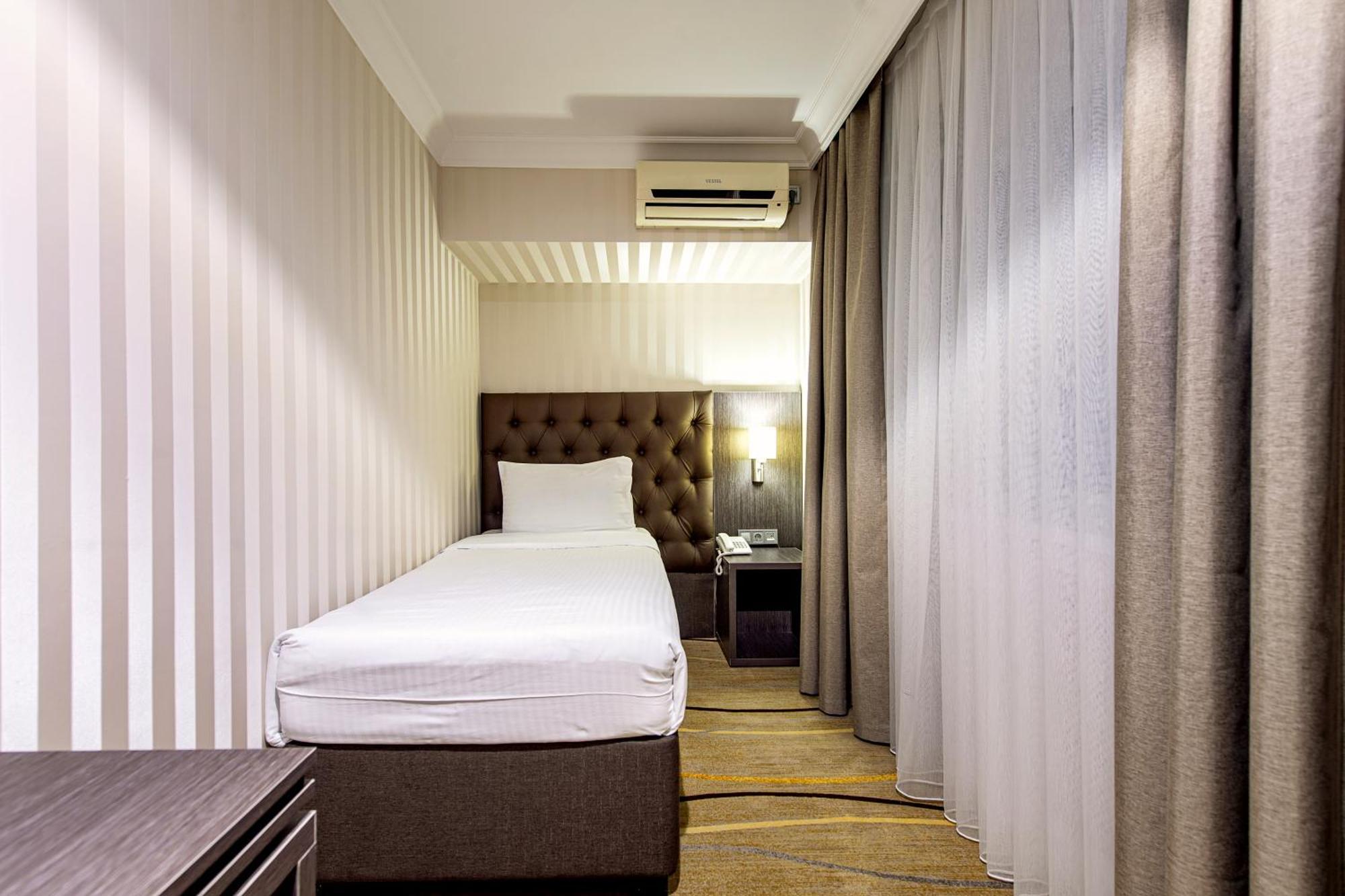 Shymkent Grand Hotel Kültér fotó
