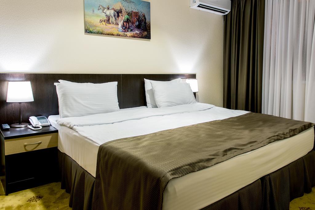 Shymkent Grand Hotel Szoba fotó